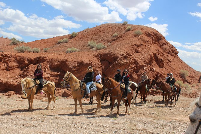 Horseback Riding Tour Adventure With Breakfast in Las Vegas - What to Wear and Bring