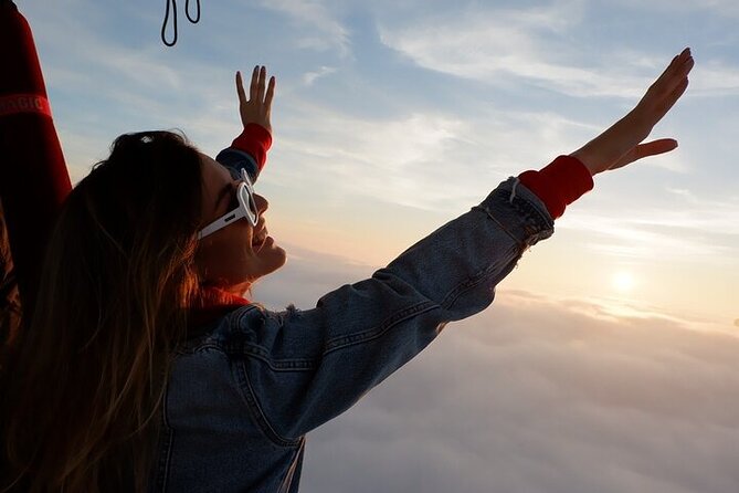 Hot Air Balloon Deluxe With Falconry - Overview and Experience