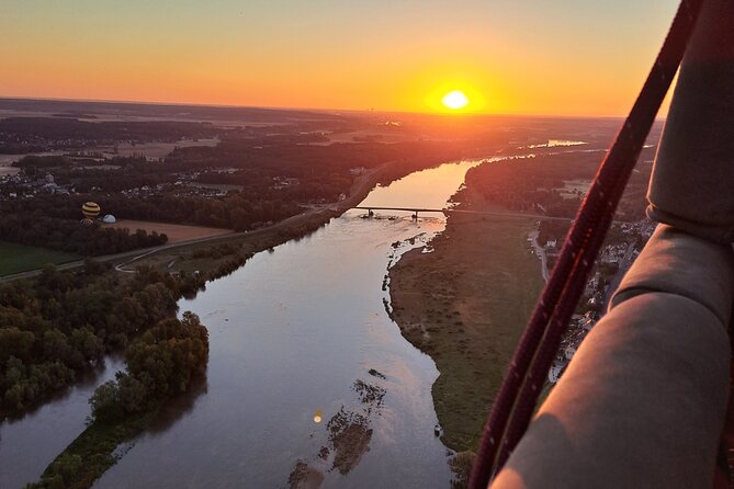 Hot Air Balloon Flight: Loire Valley, Chambord, Chenonceau - Explore Frances Scenic Landscapes