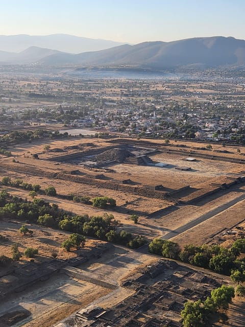 HOT AIR BALLOON +GUIDED TOUR IN THE SKY +BREAKFAST IN A CAVE - Experience Details