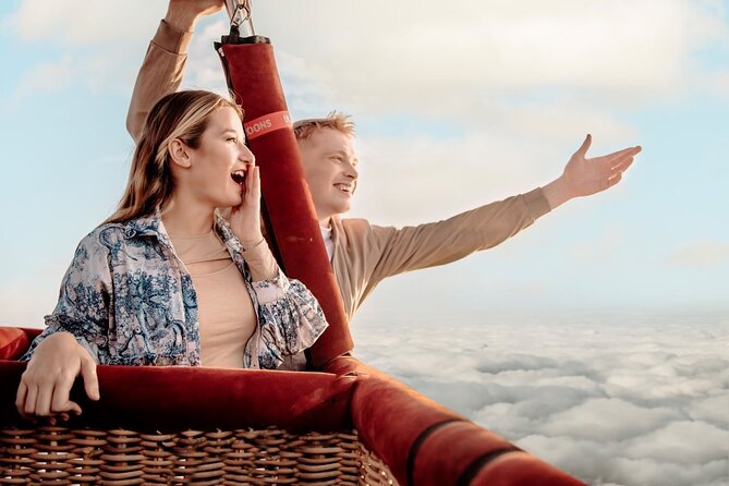 Hot Air Balloon Ride and Classic Land Rover Desert Ride in Dubai - What to Expect