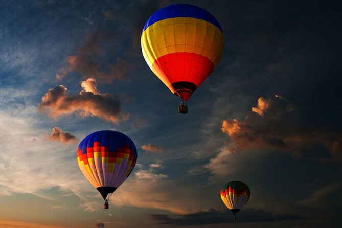 Hot Air Balloon Ride and Traditional Arabic Breakfast With Guide - Traditional Arabic Breakfast Experience