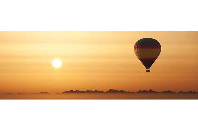 Hot Air Balloon Ride and Traditional Arabic Breakfast With Guide - What to Expect During the Ride