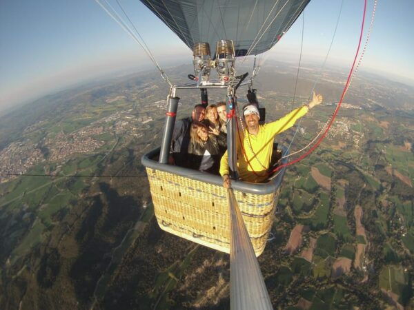 HOT AIR BALLOON RIDE NEAR FROM BARCELONA - Participant Restrictions