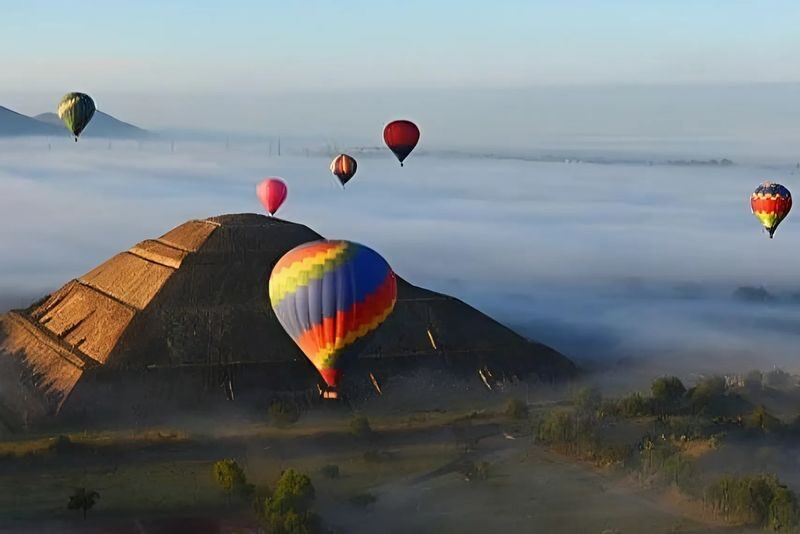 Hot Air Balloon Ride Over Teotihuacan Pyramids - Breakfast, flight and first look at the pyramids