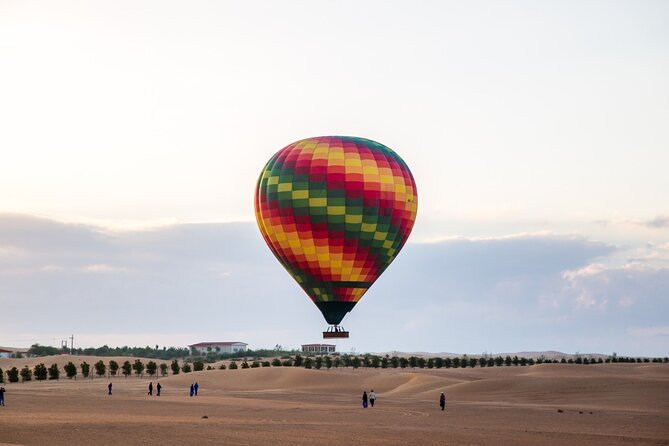 Hot Air Balloon Ride With Breakfast in Dubai - What to Expect on the Balloon Ride