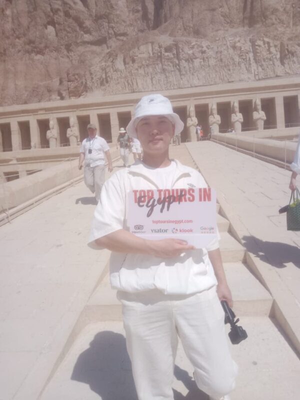 Hot Air Balloon & West Bank Tour - Luxors Tombs & Temples - Hatshepsut’s temple and its dramatic setting