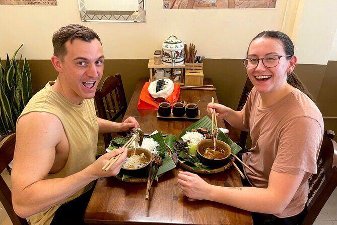 (HOT) Hanoi Guided Street Food and Train Street Tour with Local - Food Tasting: The Highlight