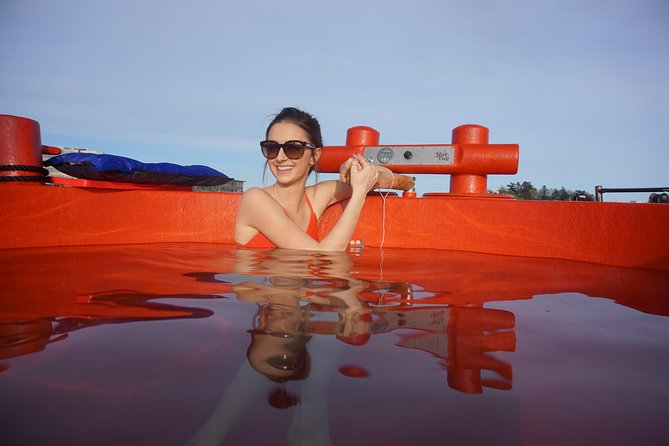 Hot Tub Boat Victoria - Inclusions With Hot Tub Boat Victoria