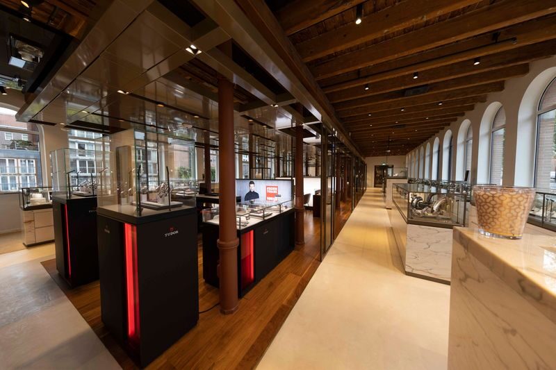 House of Gassan Diamond Tour in Amsterdam - Choosing the Diamonds in Style option