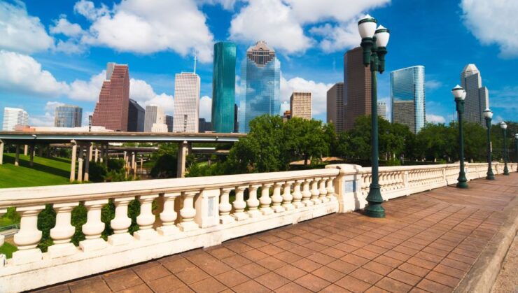 Houston: Sights of Downtown Smartphone Audio Walking Tour - Houston Landmarks and Historical Homes