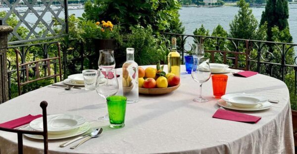 How: Dining Experience in a Local House With Lake View - Scenic Lake View Ambiance