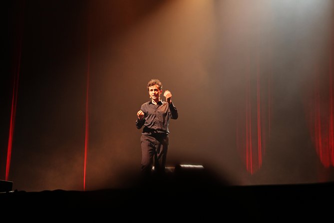 How to Become a Parisian in 1 Hour? The Hit Comedy Show 100% in English in Paris - Incomparable Entertainment Experience