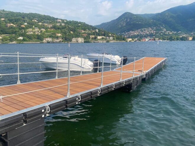 How to Rent a Boat to Discover the Most Popular Lake in the World - Meeting Point