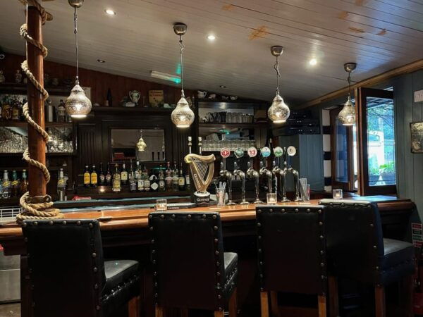 Howth, Dublin: Private Irish Pub Rental With Drinks and Food - Meeting Point and Accessibility