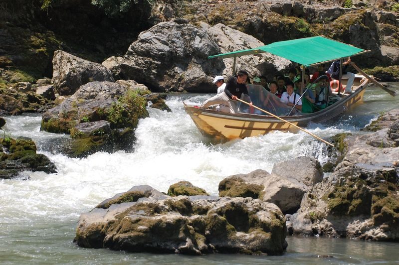 Hozugawa River Boat Ride Experience in Kyoto - Expect a few splashes, not a whitewater workout