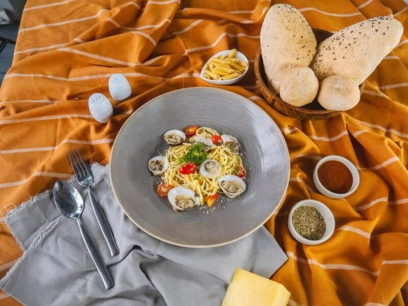 Hua Hin: Isea Beach Bar Dining at Veranda Resort & Villas - The Experience at a Glance