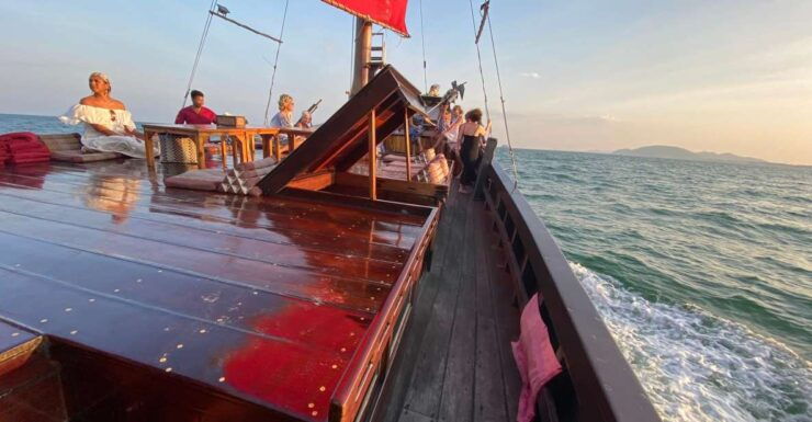 Hua Hin: Siamtara Sunset Sailing Dinner Cruise - Experience