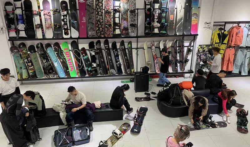 Huafa Ice and Snow Miracle Snow66 Ski Equipment Rental & Ski Instructor Services - Gear and lessons under one roof