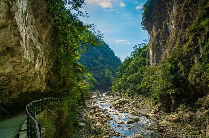 Hualien Taroko National Park Guided Tour - Who Should Book This Tour?