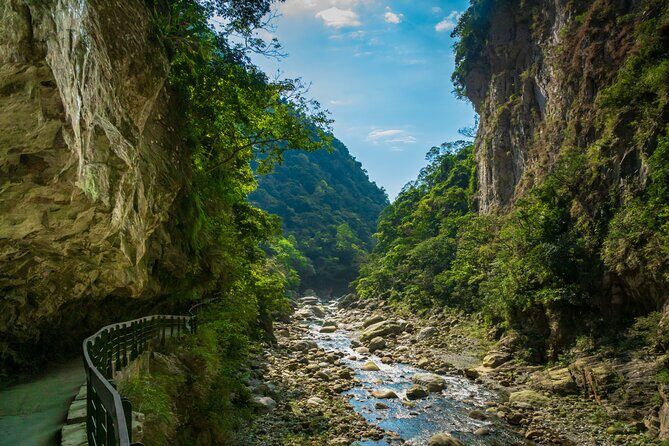 Hualien Taroko National Park Guided Tour - FAQ
