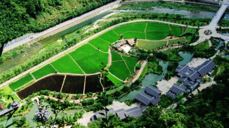 Huanglong Cave Scenic Area - The Main Drawback: Comfort Inside the Cave