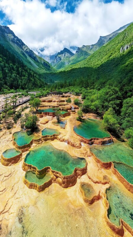 Huanglong Scenic Area 1-Day Tour (Exquisite Small Group Tour, including scenic area tickets) - Should you book the Huanglong day tour?