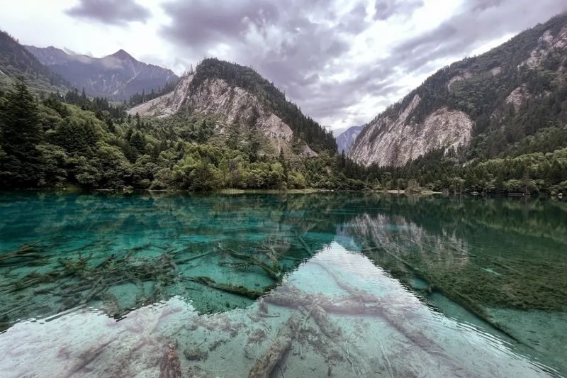 Huanglong Scenic Area - Staying safe and protecting the pools