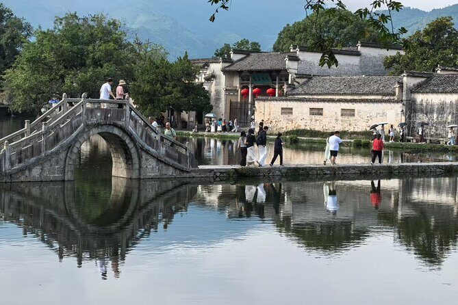 Huangshan and Hongcun 2 Day Tour with Mountain Overnight - FAQ