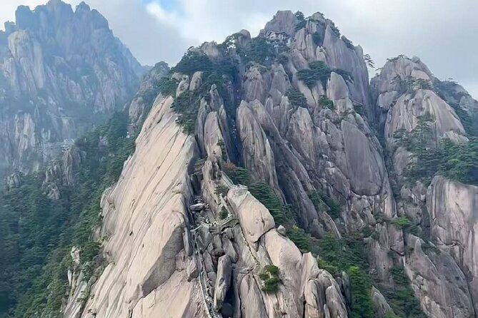 Huangshan Day Tour - A Well-Structured Itinerary for a Maximal Experience