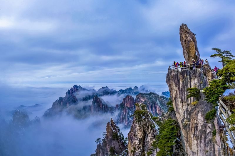 Huangshan Full-Day Hiking Tour - The sea of clouds is the great visual possibility