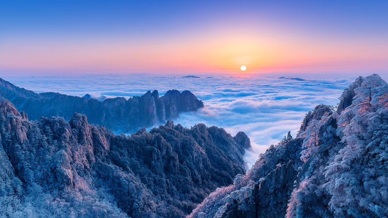 Huangshan Scenic Area - Take in the front mountain’s grand sights