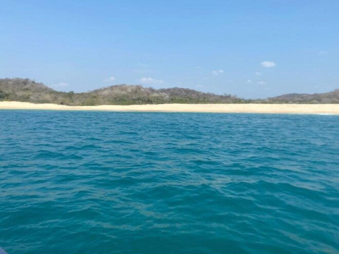 Huatulco: 7 Bays Boat Tour With Snorkeling and Lunch - Tour Inclusions