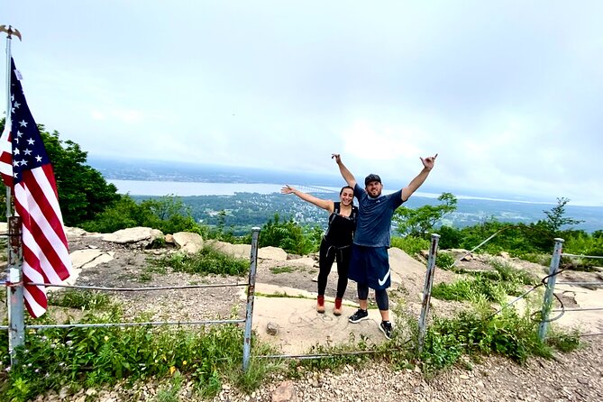 Hudson Valley 2-day Winery and Hiking Experience  - New York - Accommodation at The Round House Hotel