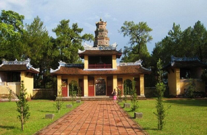 Hue Car Rental With Driver for Sightseeing City Day Trip - Key Sightseeing Locations in Hue