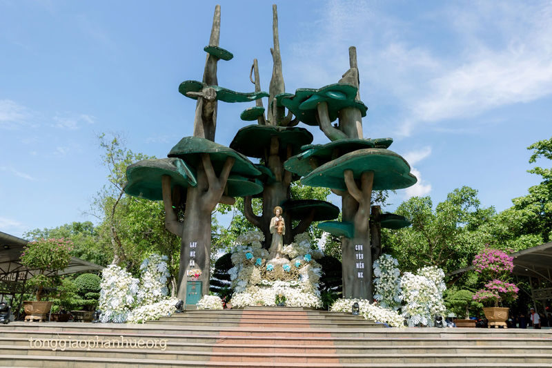 Hue Catholic Sites Day Tour - Tri Buu village brings the story closer to local life