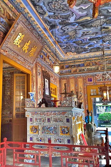 Hue Citadel Exploring With Royal Lunch Private Tour - Inclusions and Languages Offered