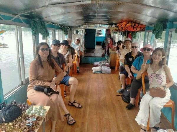 Hue City Group Tour: Thien Mu Pagoda - Citadel - Royal Tomb - Local Cuisine Experience