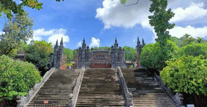 Hue: City Tour by Private Car With Friendly Driver-Day Trip - Key Historical Sites