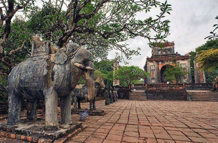 Hue City Tour Half Day by Private Car & Dragon Boat Option - Boat Cruise on the Perfume River