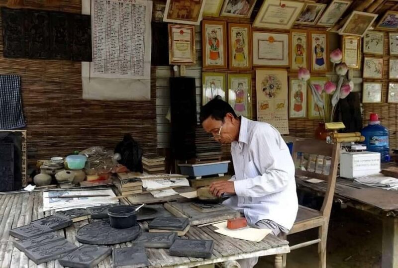 Hue: Craft Villages Motorbike Adventure with Lady Rider - Dia Linh Kitchen God Statue Village