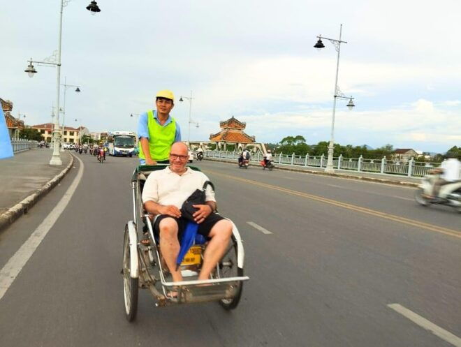 Hue: Cyclo Ride and Dragon Boat Dinner - Detailed Itinerary