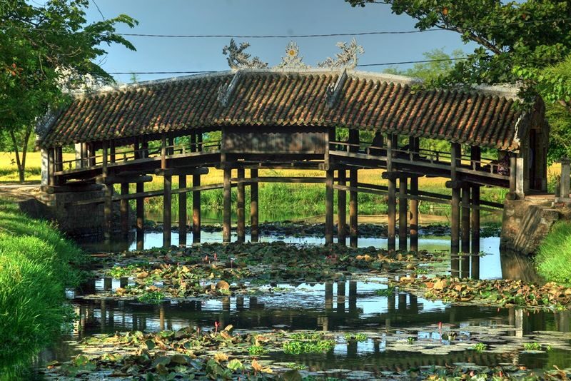 Hue Da Nang Thanh Toan Bridge Half-Day Bus Tour - A transfer that earns its time on the road