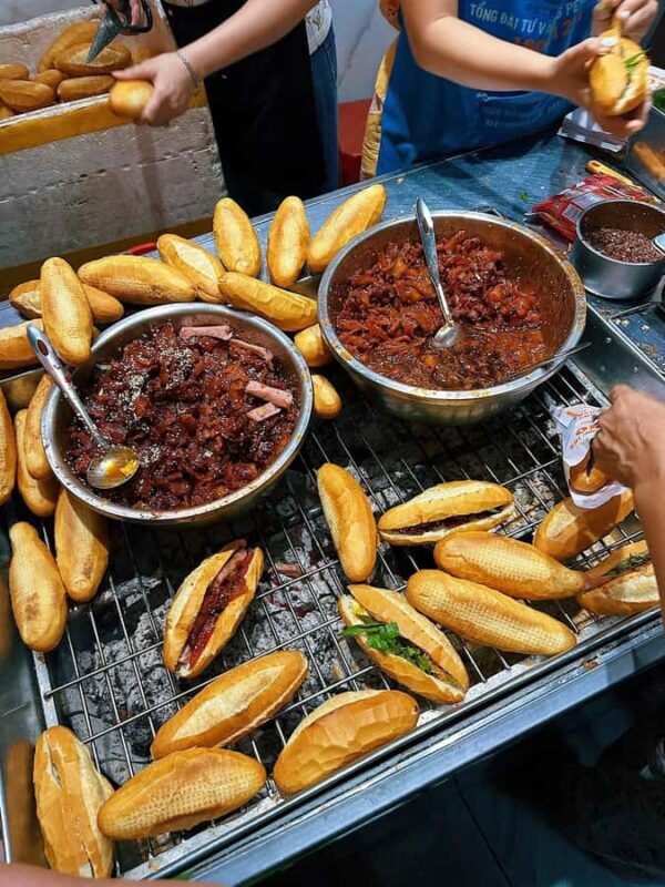 Hue: Deluxe Walking tour to Imperial City and Dong Ba Market - FAQ