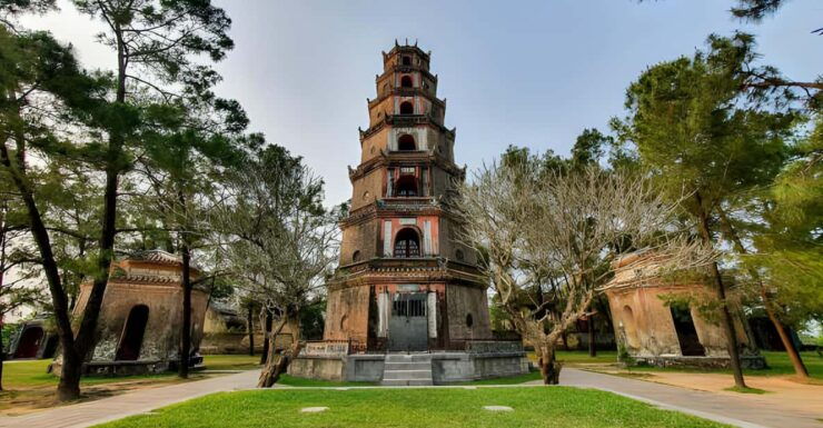 Hue: Dragon Boat Cruise, Imperial Citadel, & Market Day Trip - Detailed Itinerary