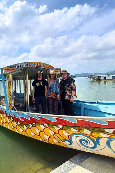 Hue Dragon Boat Tour: Explore Thien Mu Pagoda & Royal Tombs - Inclusions and Amenities