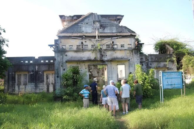 Hue: Explore Tour With Vinh Moc Tunnels and Khe Sanh Base - Inclusions and Amenities