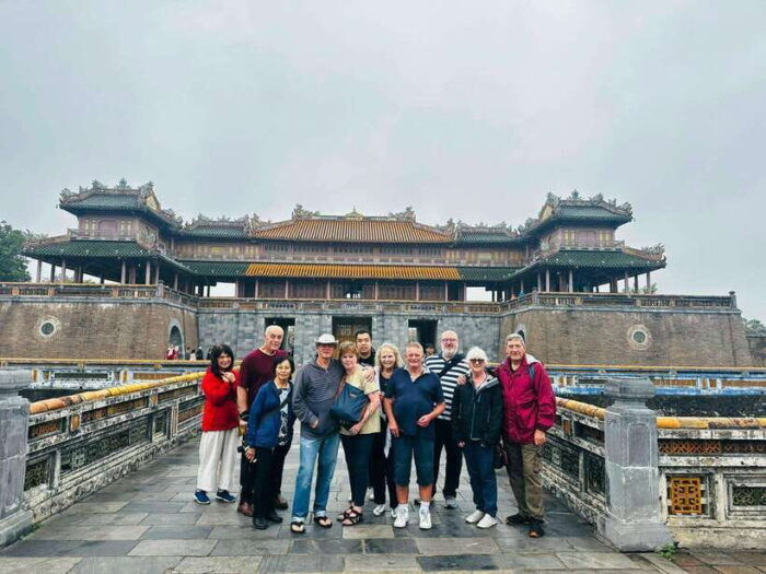 Hue: Half Day Tour With Dragon Boat on Perfume River - Thuy Tien Lake Discovery