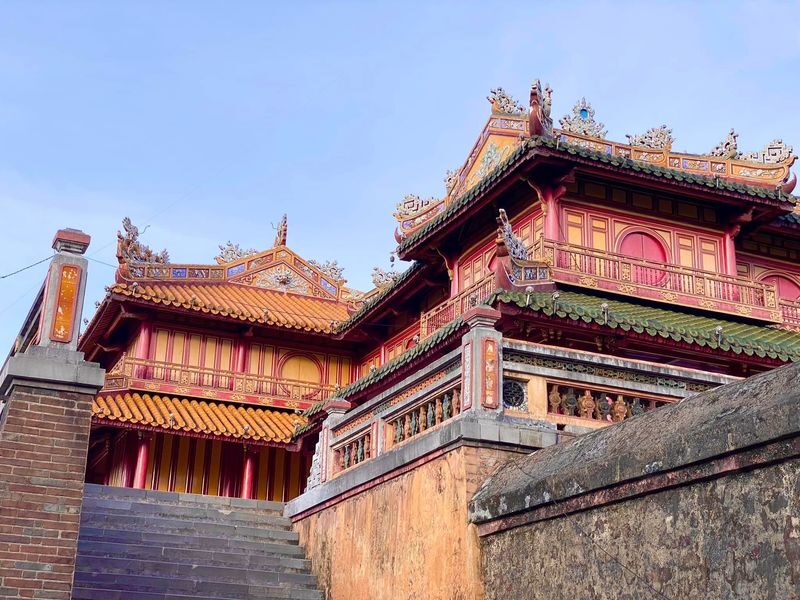 Hue Historic Citadel & Dong Ba Market Half-Day Tour - What the guide adds to the visit