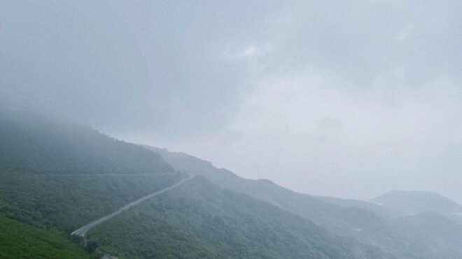 Hue -Hoi an via Marblemoutains by Private Car(Or Vice Versa) - Vehicle and Driver Information